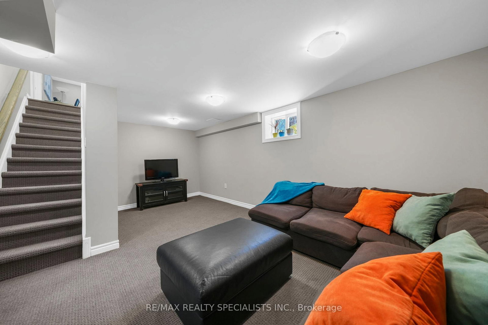 46 Elizabeth Street S - Photo 33