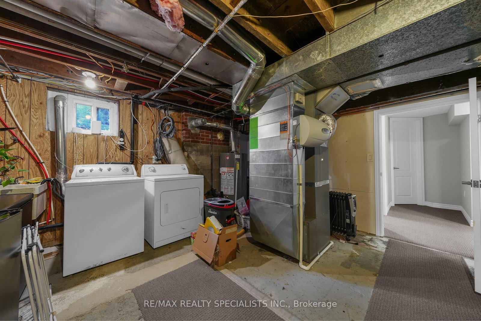 46 Elizabeth Street S - Photo 35