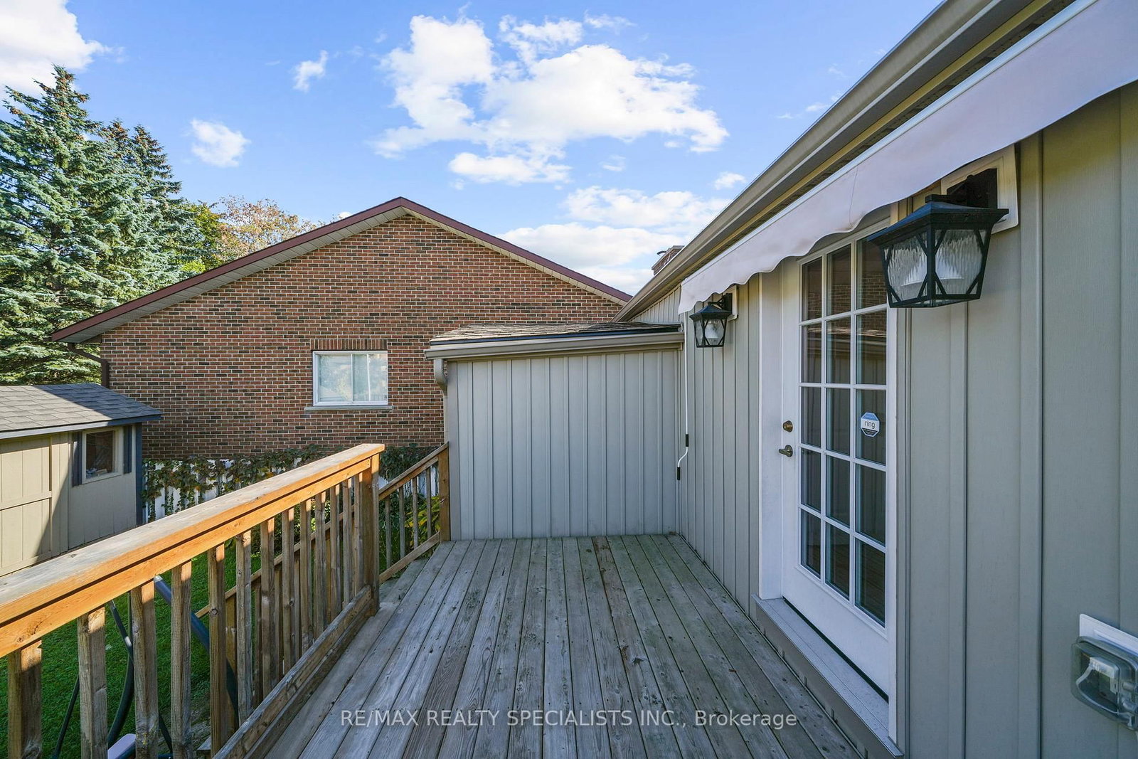 46 Elizabeth Street S - Photo 36