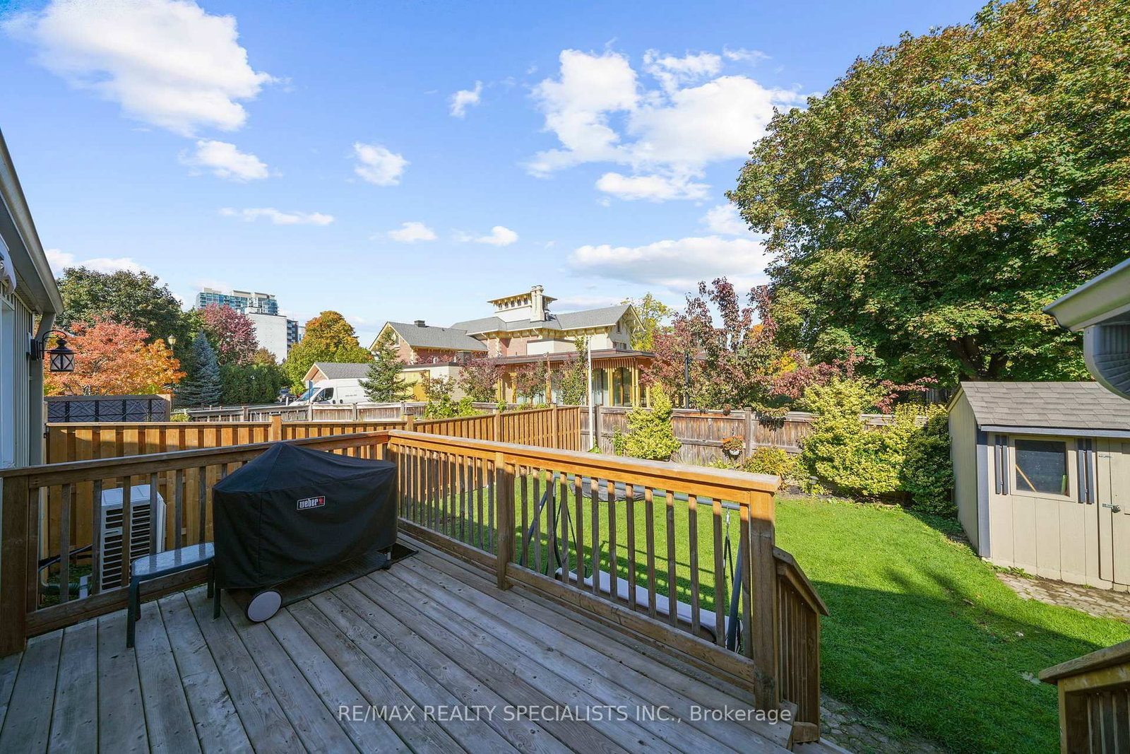 46 Elizabeth Street S - Photo 37