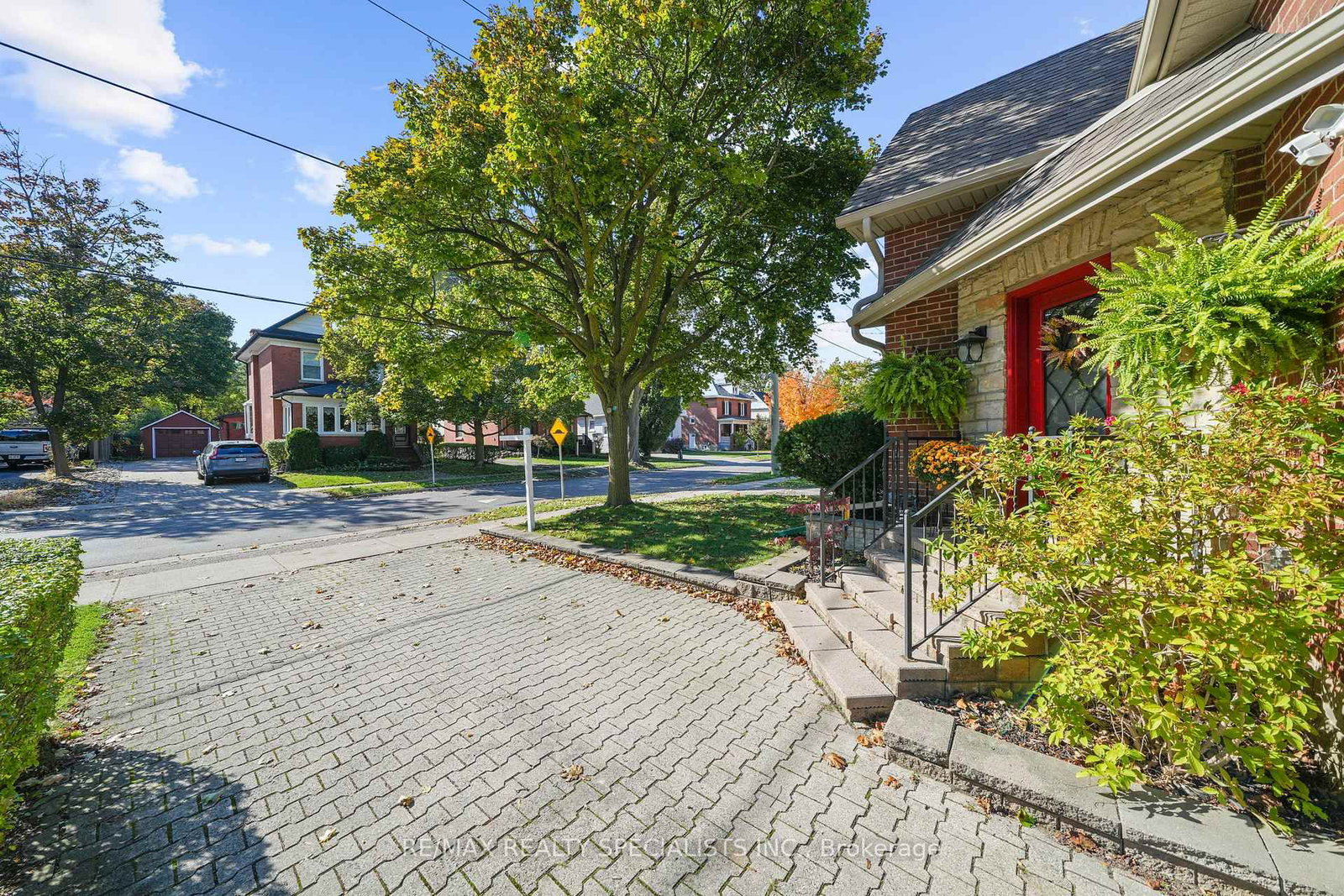 Detached House for sale at 46 Elizabeth Street, Brampton, Ontario, L6Y 1R1 - Downtown Brampton - MLS: W12980348