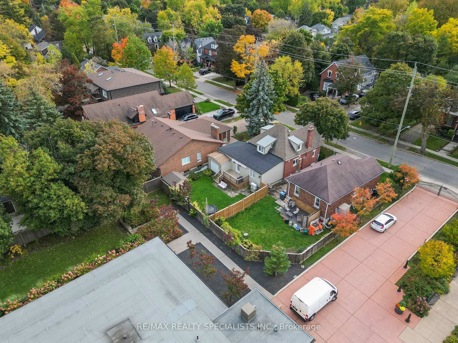 46 Elizabeth Street S - Photo 42