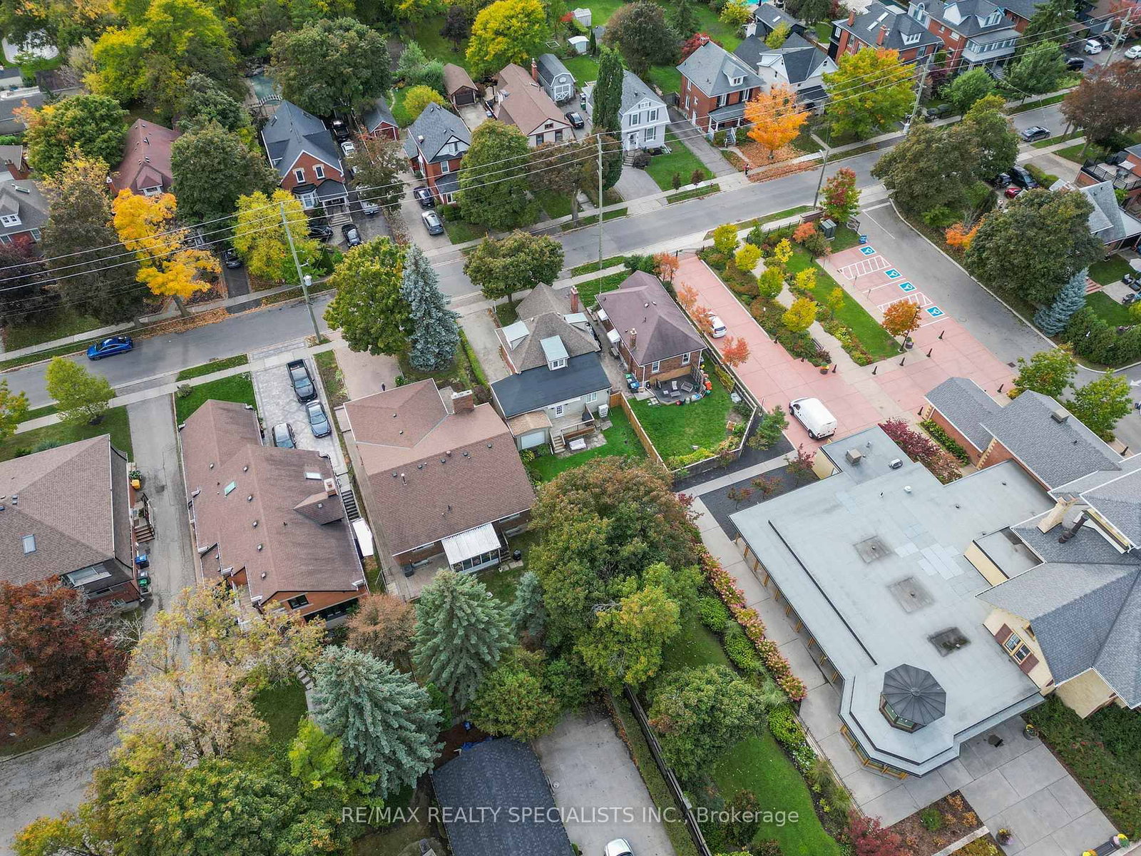 46 Elizabeth Street S - Photo 45