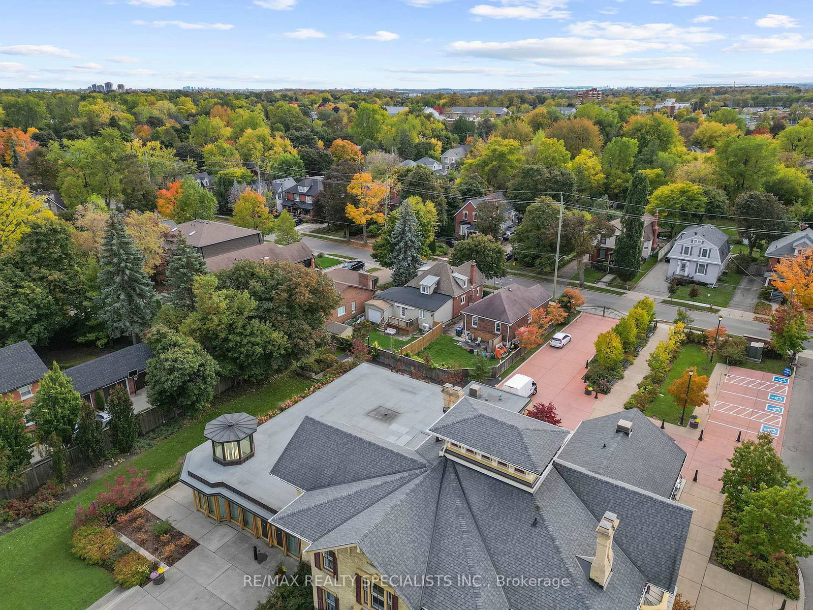 Detached House for sale at 46 Elizabeth Street, Brampton, Ontario, L6Y 1R1 - Downtown Brampton - MLS: W12980348