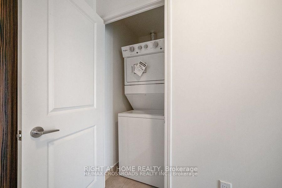 349 Rathburn Road W, Unit 1808 - Photo 14