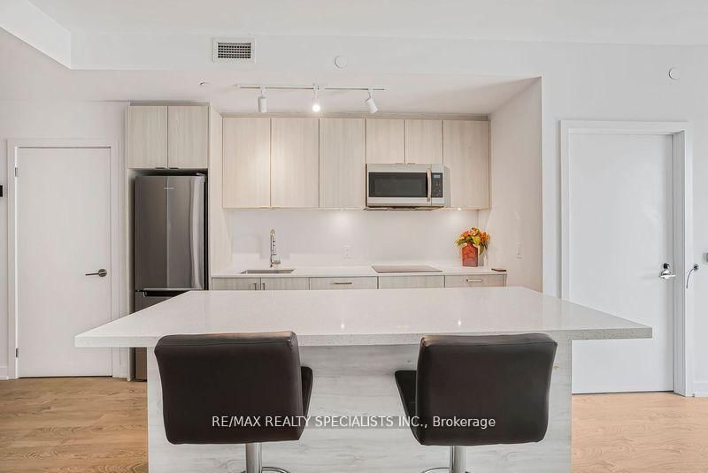 1926 Lakeshore Boulevard W, Unit 3711 - Photo 11