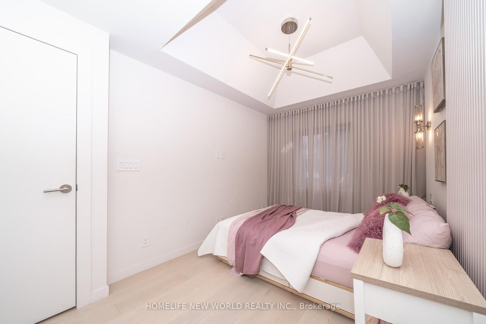 30 Carling Avenue • Toronto, ON photo 24