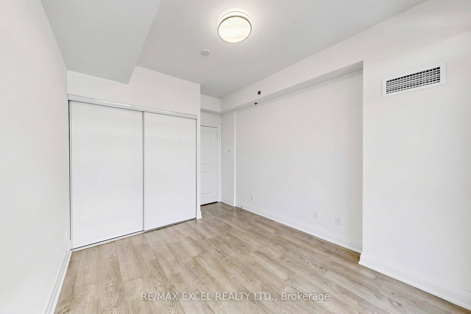 55 Speers Road, Unit 1702 - Photo 16
