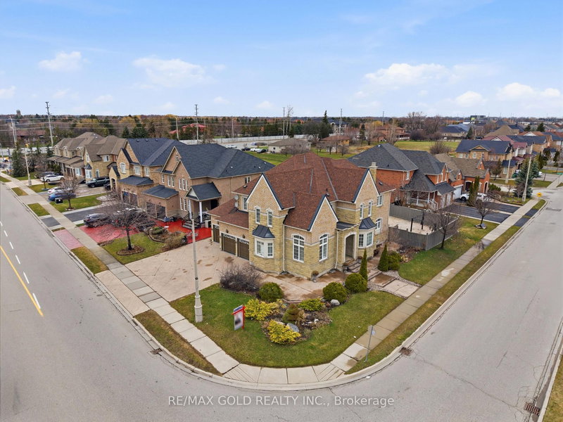 2 Calderstone Rd, Brampton, L6P 2A4 | Image 3