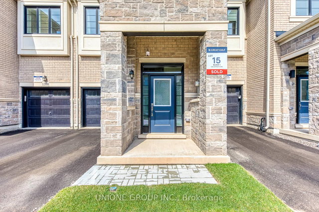 1206 Dartmouth Crescent