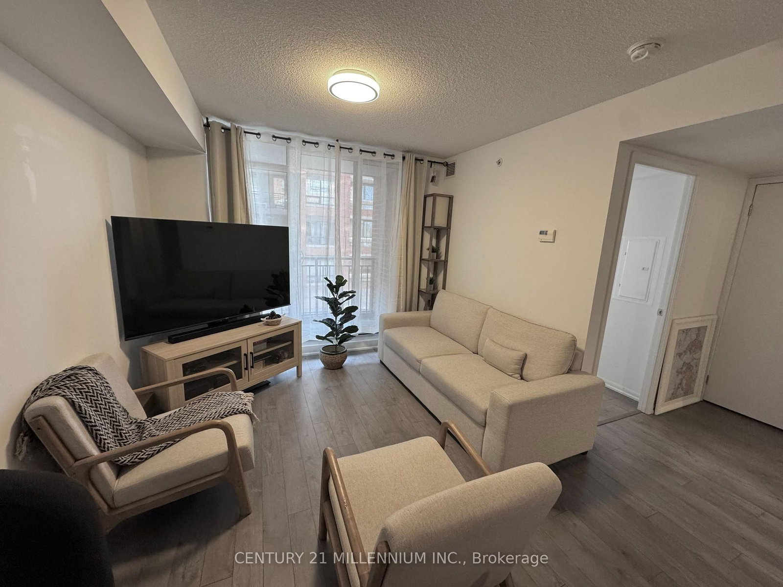 3091 Dufferin Street, Unit 323 - Photo 2