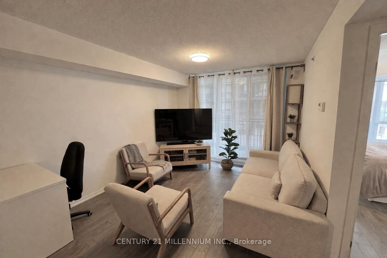 3091 Dufferin Street, Unit 323 - Photo 3