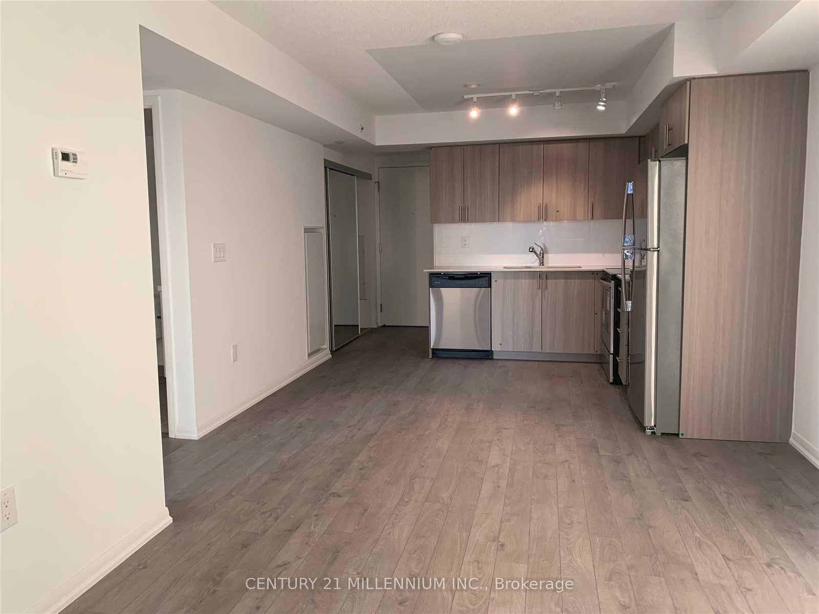 3091 Dufferin Street, Unit 323 - Photo 7