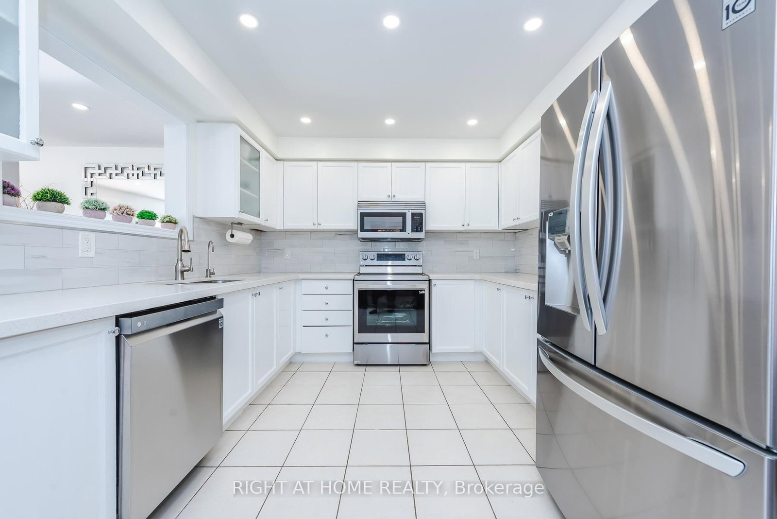 Semi-Detached House for sale at 1268 Newell Street, Milton, Ontario, L9T 6C2 - Dempsey - MLS: W12980750