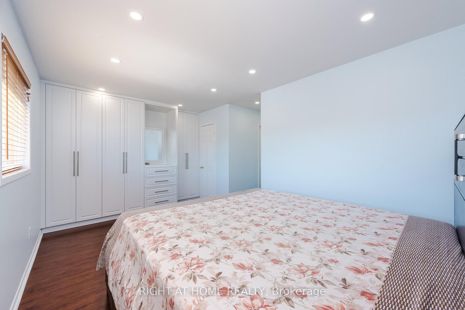 Semi-Detached House for sale at 1268 Newell Street, Milton, Ontario, L9T 6C2 - Dempsey - MLS: W12980750