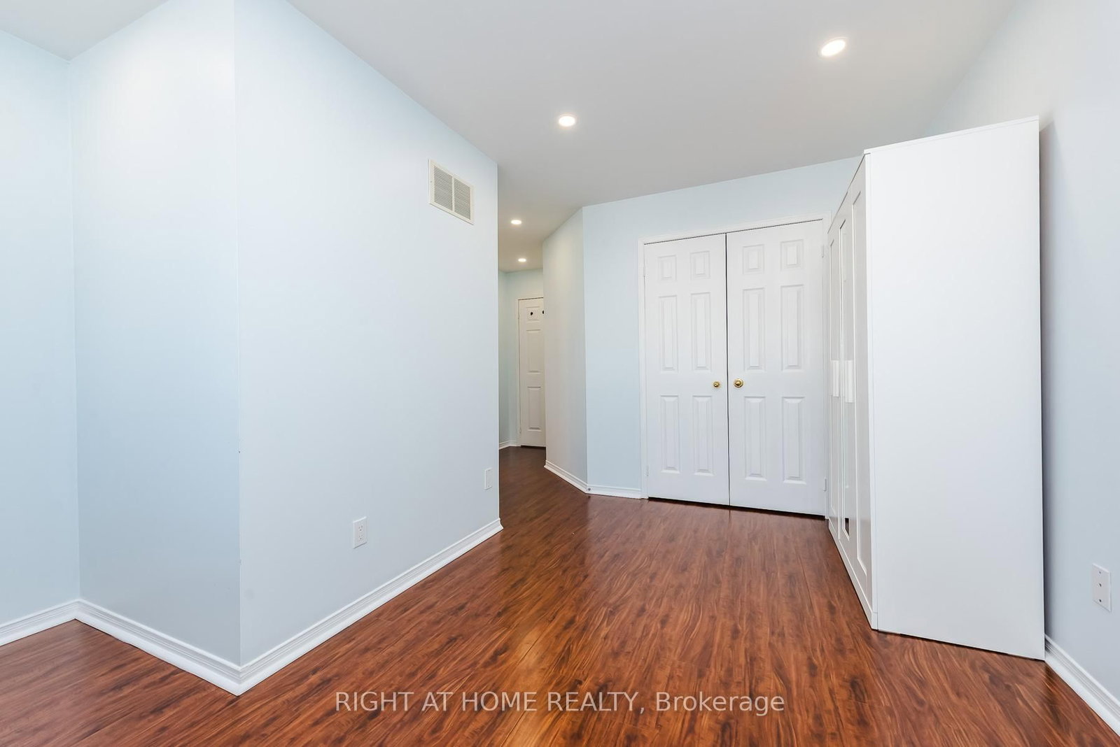 Semi-Detached House for sale at 1268 Newell Street, Milton, Ontario, L9T 6C2 - Dempsey - MLS: W12980750