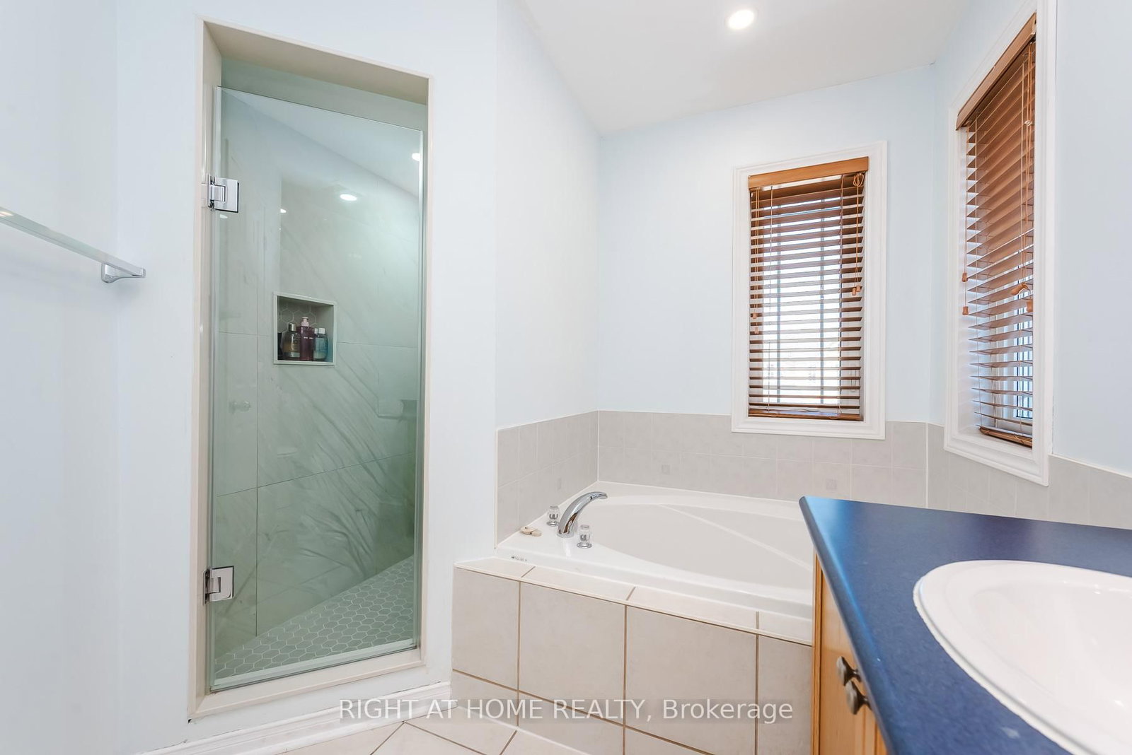 Semi-Detached House for sale at 1268 Newell Street, Milton, Ontario, L9T 6C2 - Dempsey - MLS: W12980750