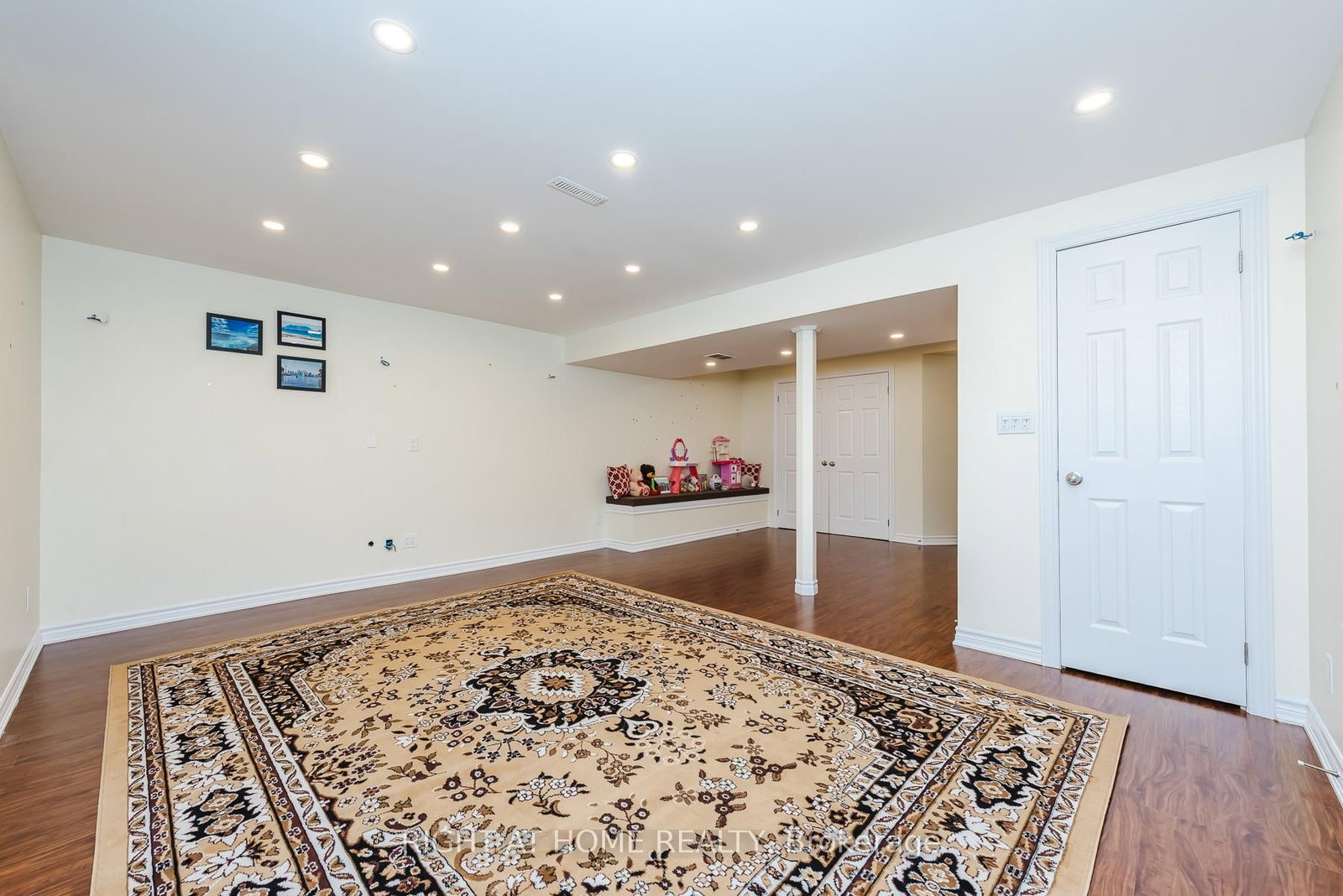 Semi-Detached House for sale at 1268 Newell Street, Milton, Ontario, L9T 6C2 - Dempsey - MLS: W12980750