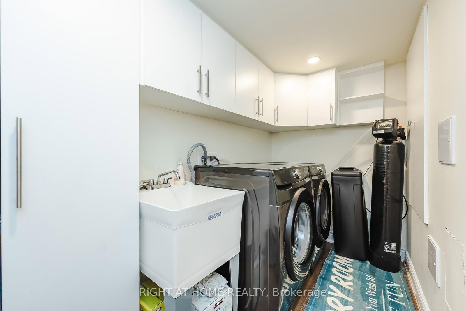 Semi-Detached House for sale at 1268 Newell Street, Milton, Ontario, L9T 6C2 - Dempsey - MLS: W12980750