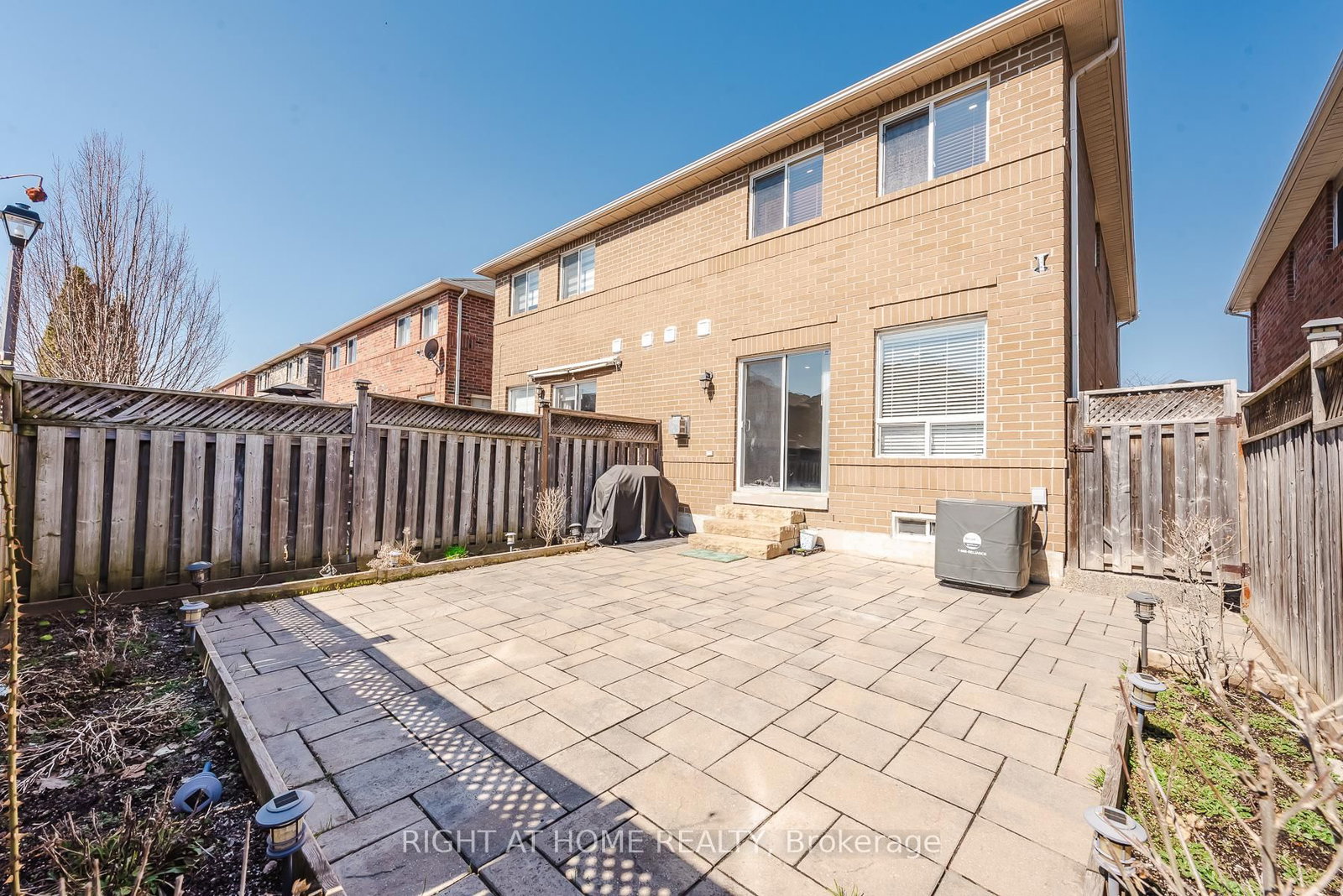 Semi-Detached House for sale at 1268 Newell Street, Milton, Ontario, L9T 6C2 - Dempsey - MLS: W12980750