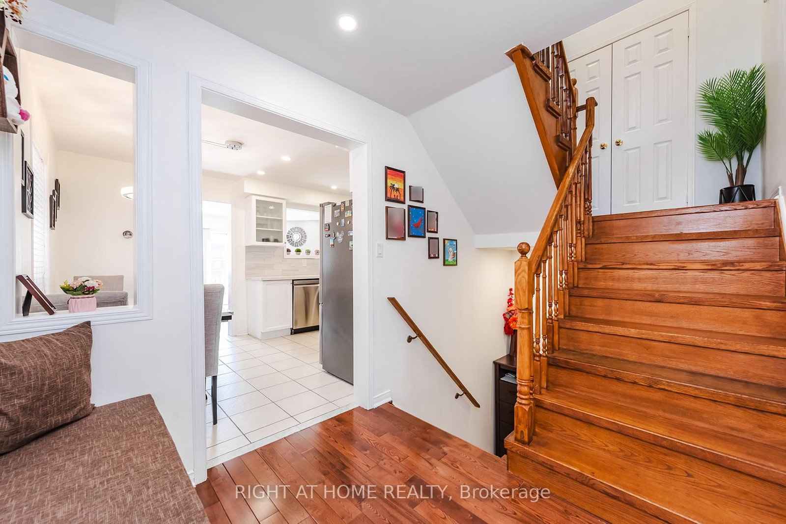 Semi-Detached House for sale at 1268 Newell Street, Milton, Ontario, L9T 6C2 - Dempsey - MLS: W12980750