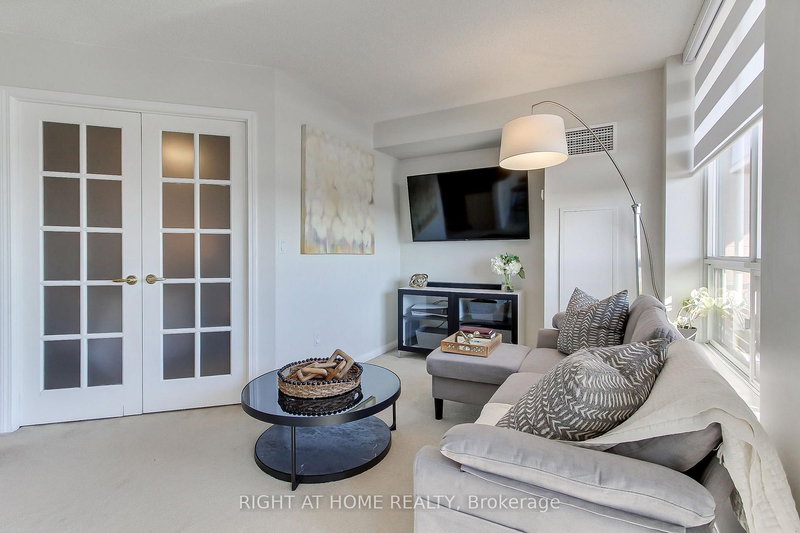 1002 - 1140 Parkwest Pl, Mississauga, L5E 3K9 | Image 2