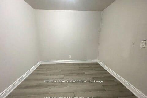 32 River Rock Crt, Brampton, L7A 2N9 | Image 3