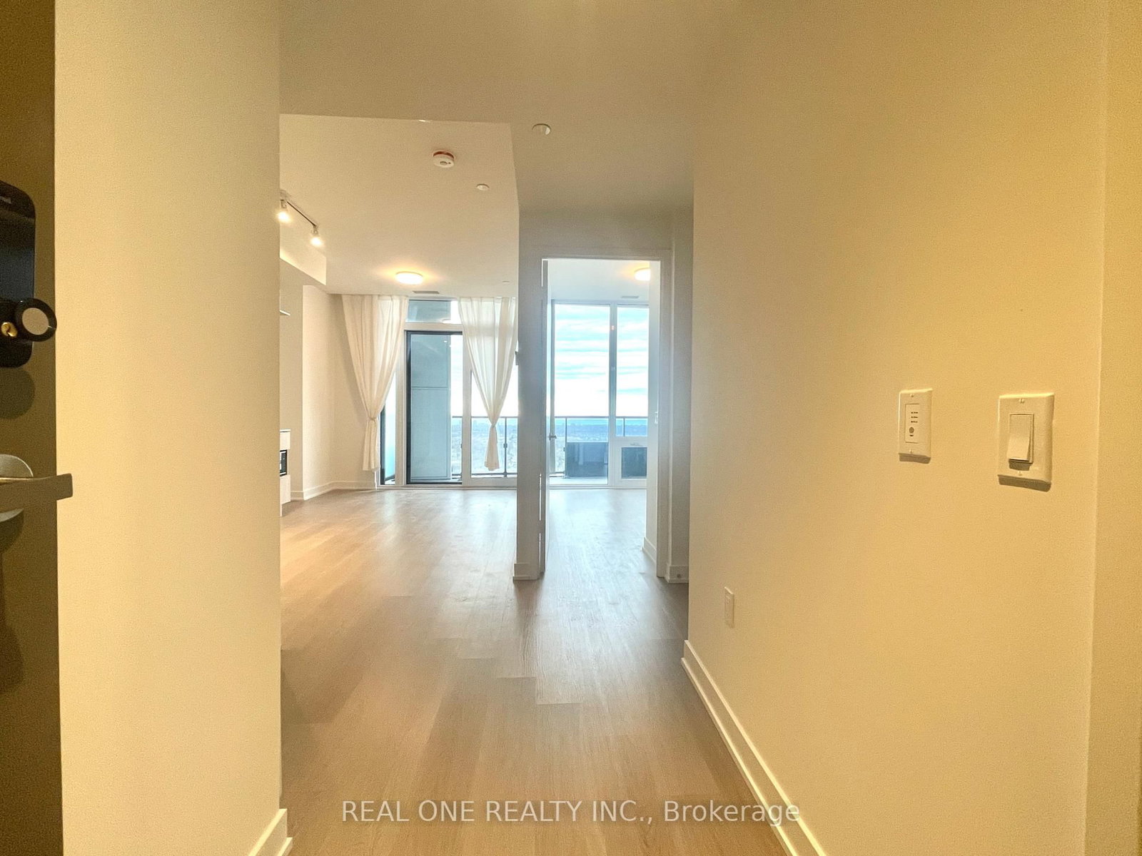 448 Burnhamthorpe Road W, Unit 2109 - Photo 3