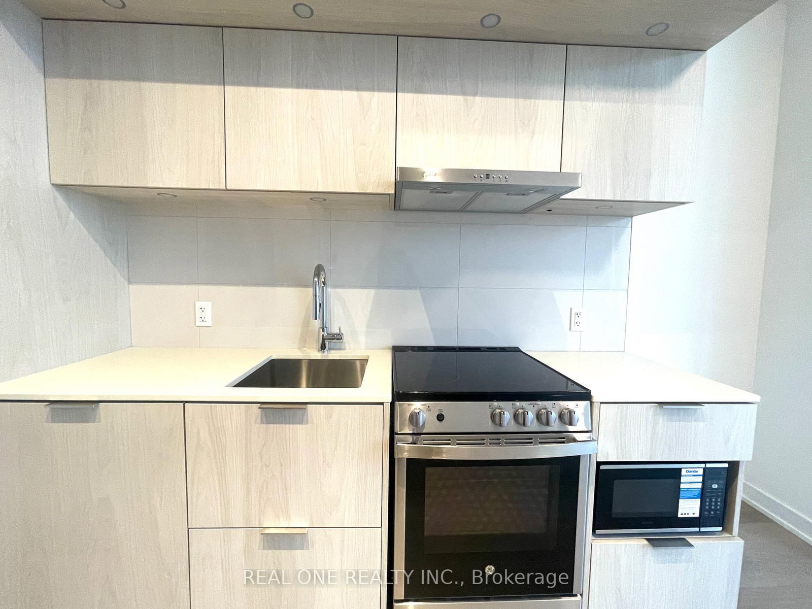 448 Burnhamthorpe Road W, Unit 2109 - Photo 7