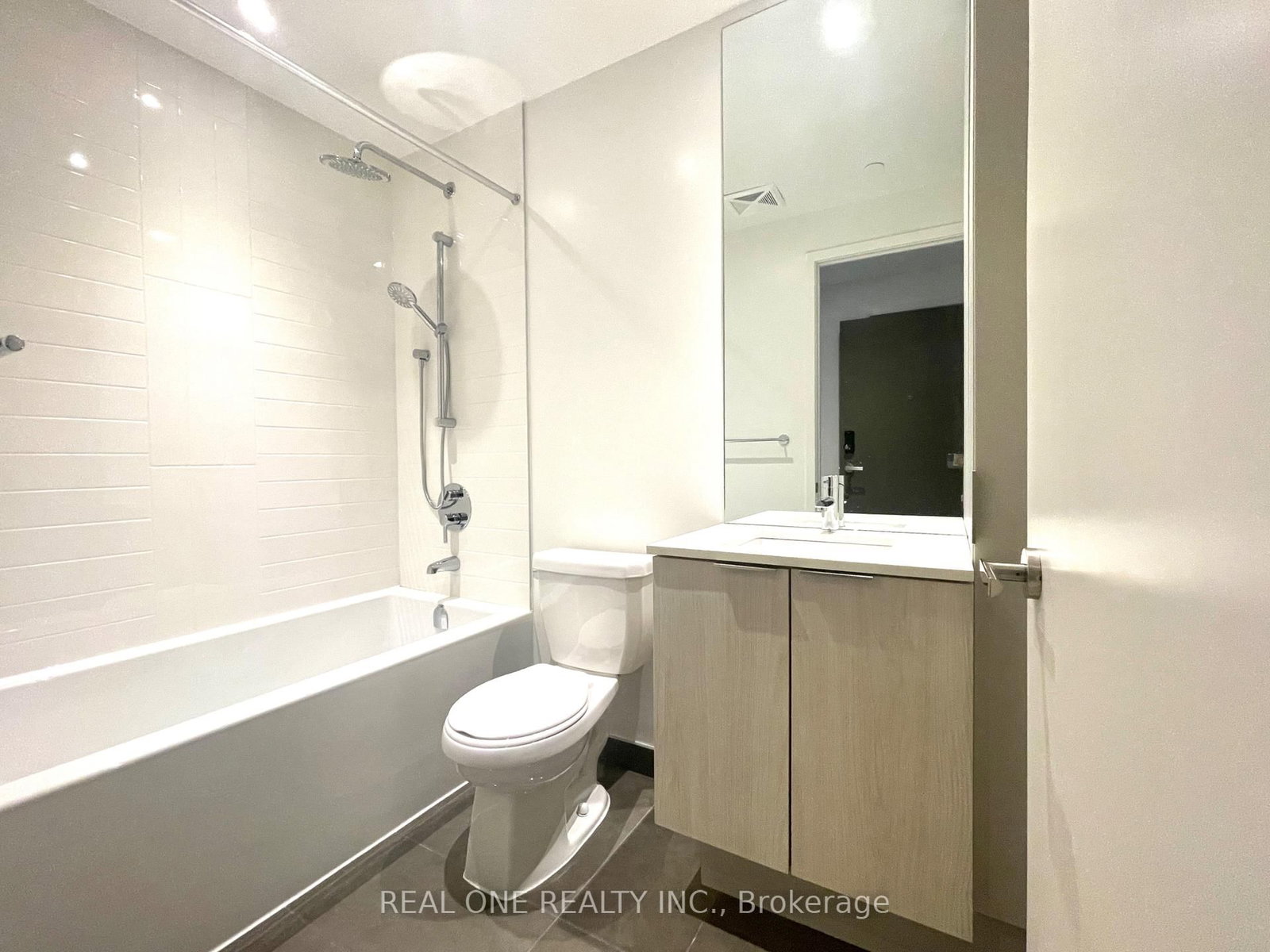 448 Burnhamthorpe Road W, Unit 2109 - Photo 8