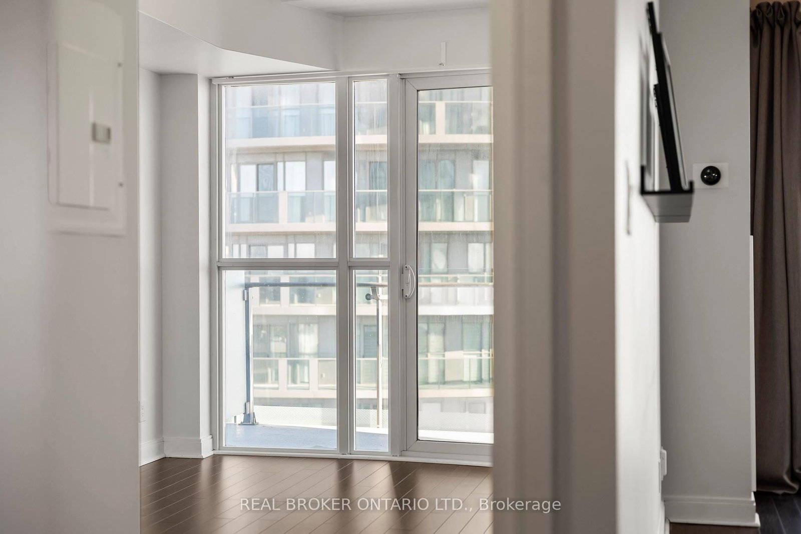 50 Absolute Avenue, Unit 3105 - Photo 26