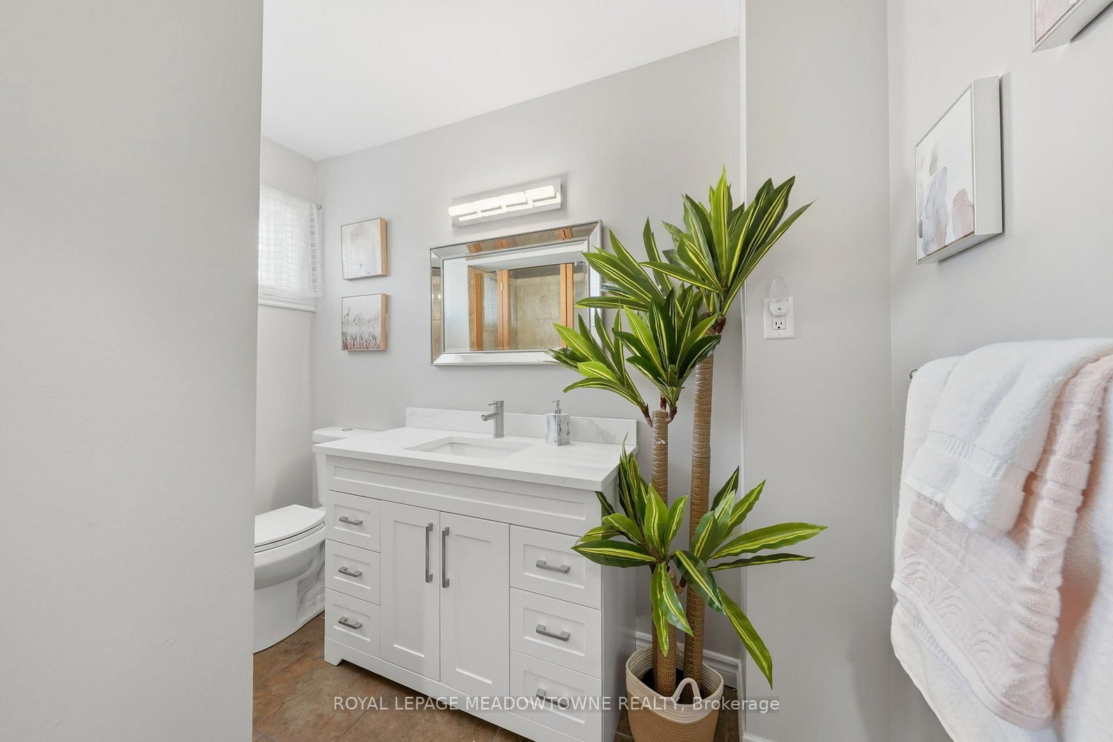 Detached House for sale at 73 Elizabeth Drive, Halton Hills, Ontario, L7J 1B4 - Acton - MLS: W12980990