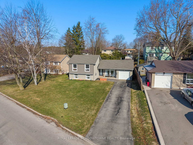 73 Elizabeth Dr, Halton Hills, L7J 1B4 | Image 2