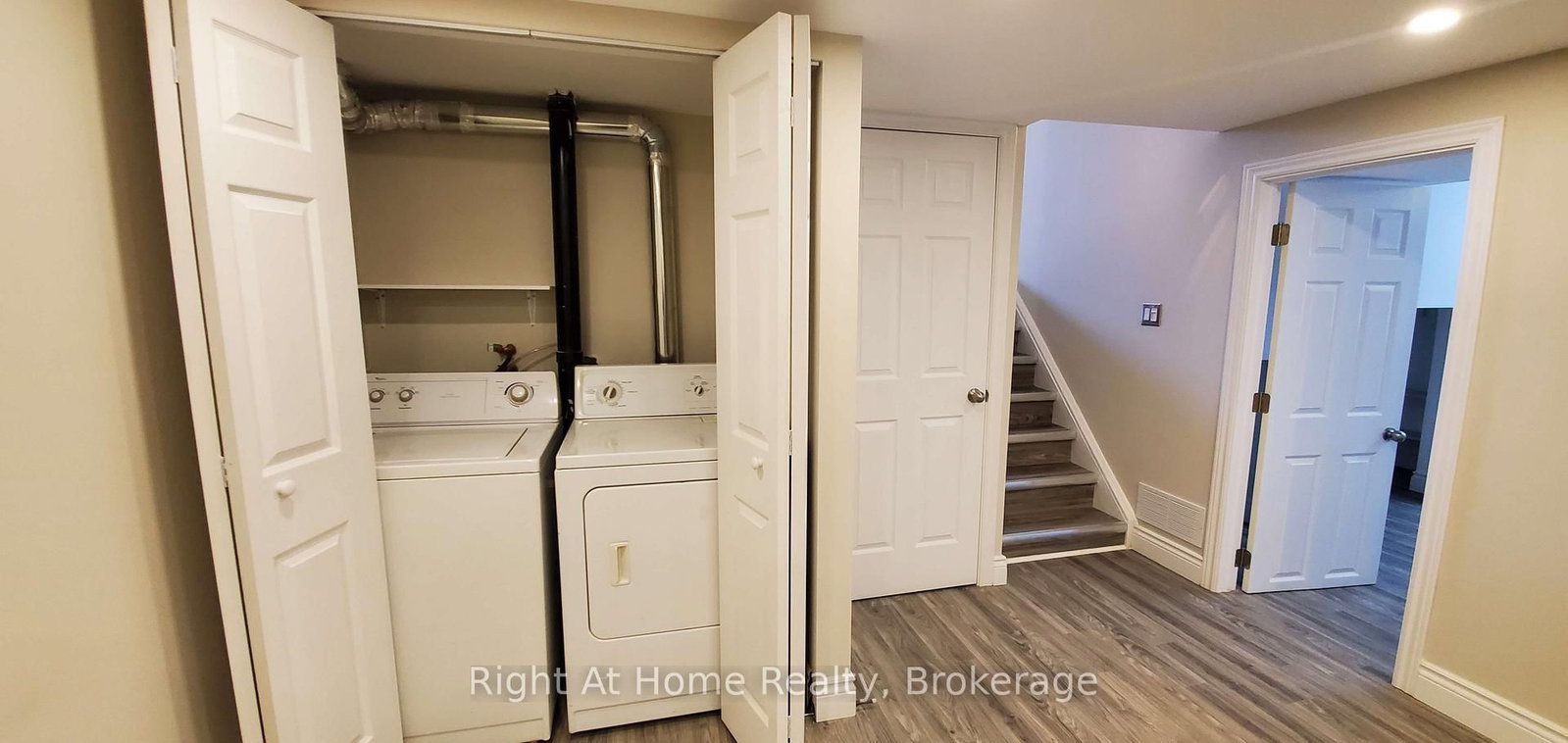 2192 BRIDGE, Oakville 10
