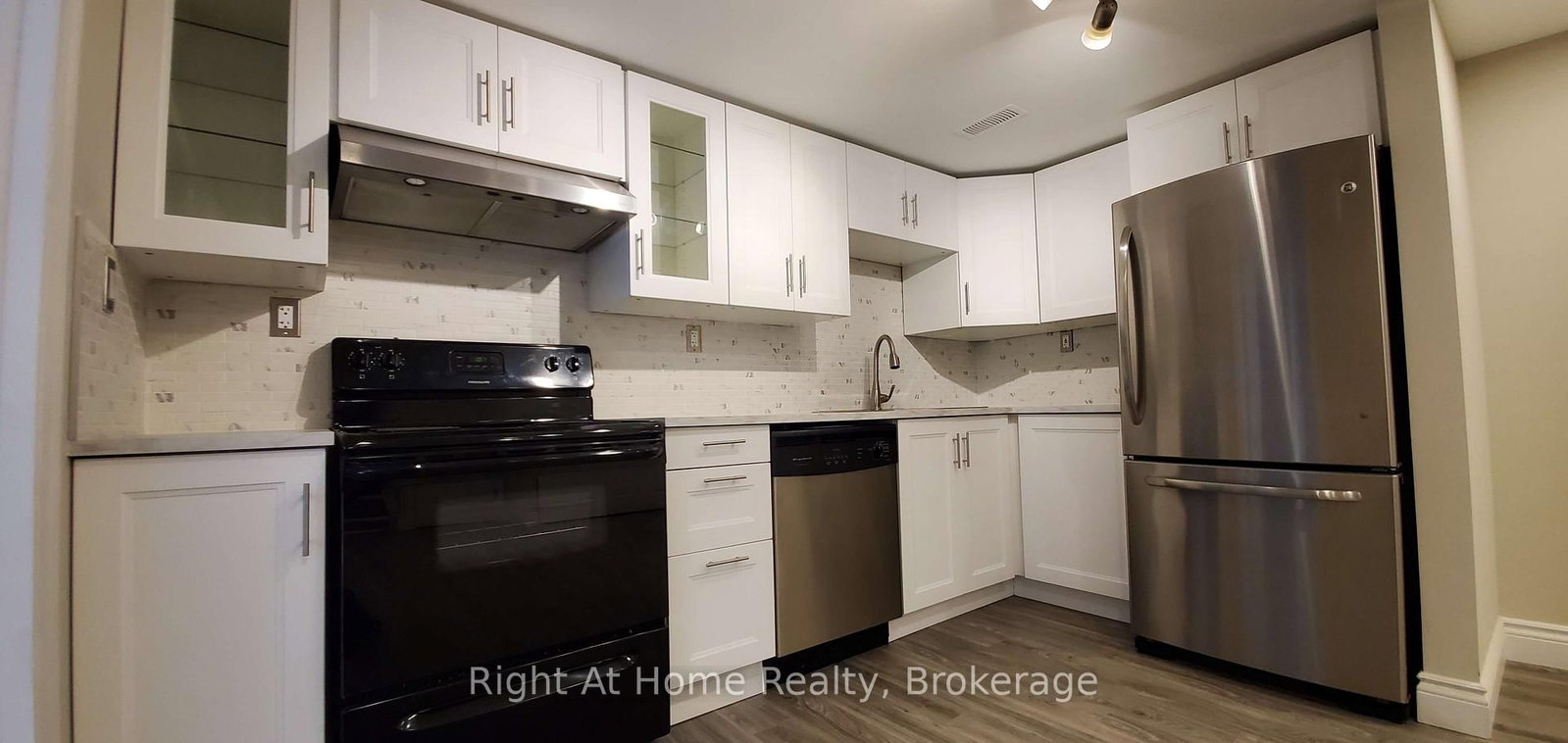 2192 BRIDGE, Oakville 11
