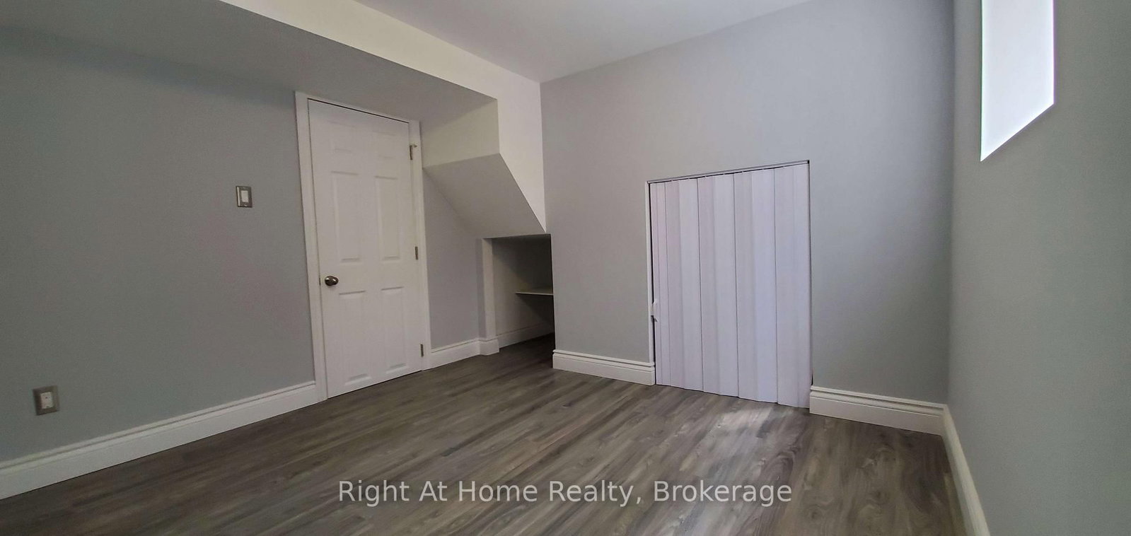 2192 BRIDGE, Oakville 13