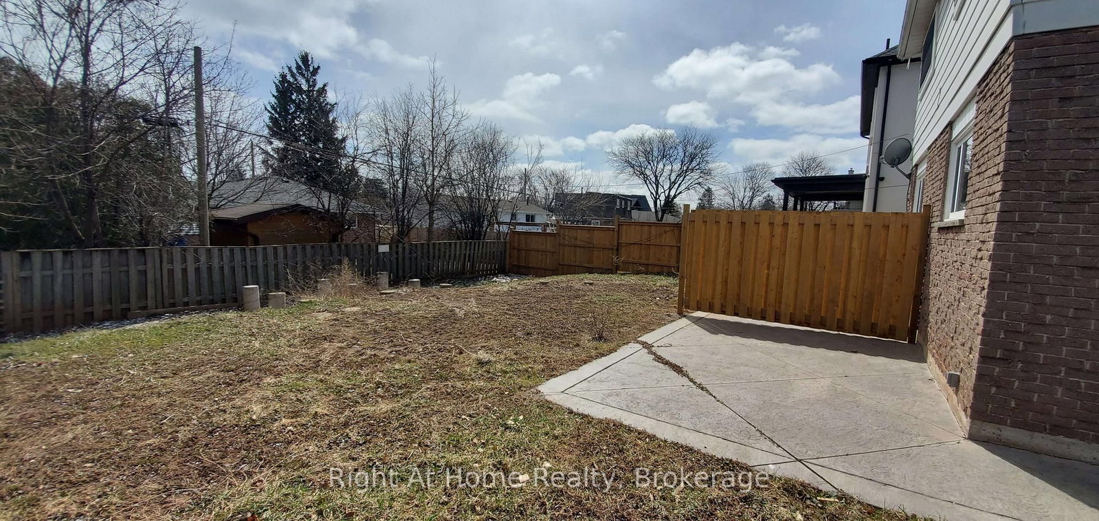 2192 BRIDGE, Oakville 16