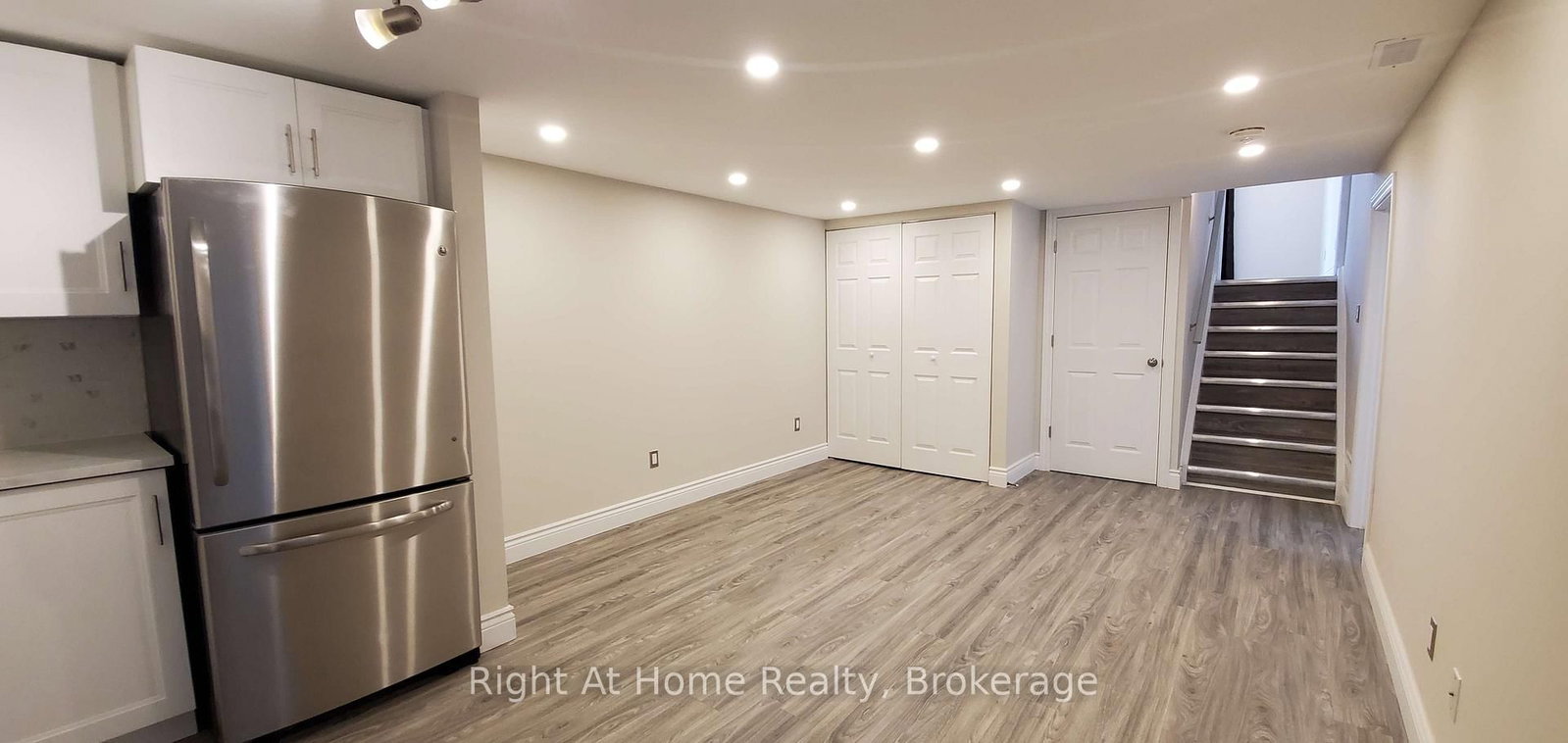 2192 BRIDGE, Oakville 9