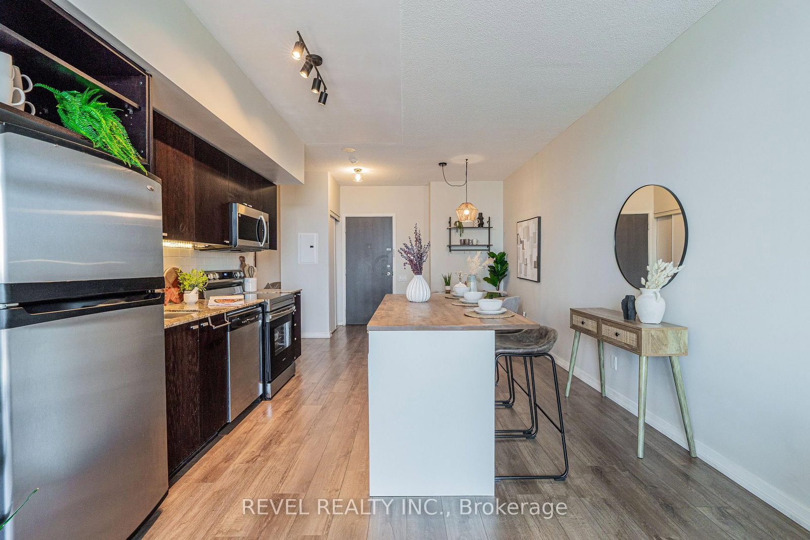 103 The Queensway Avenue, Unit 1616 - Photo 5