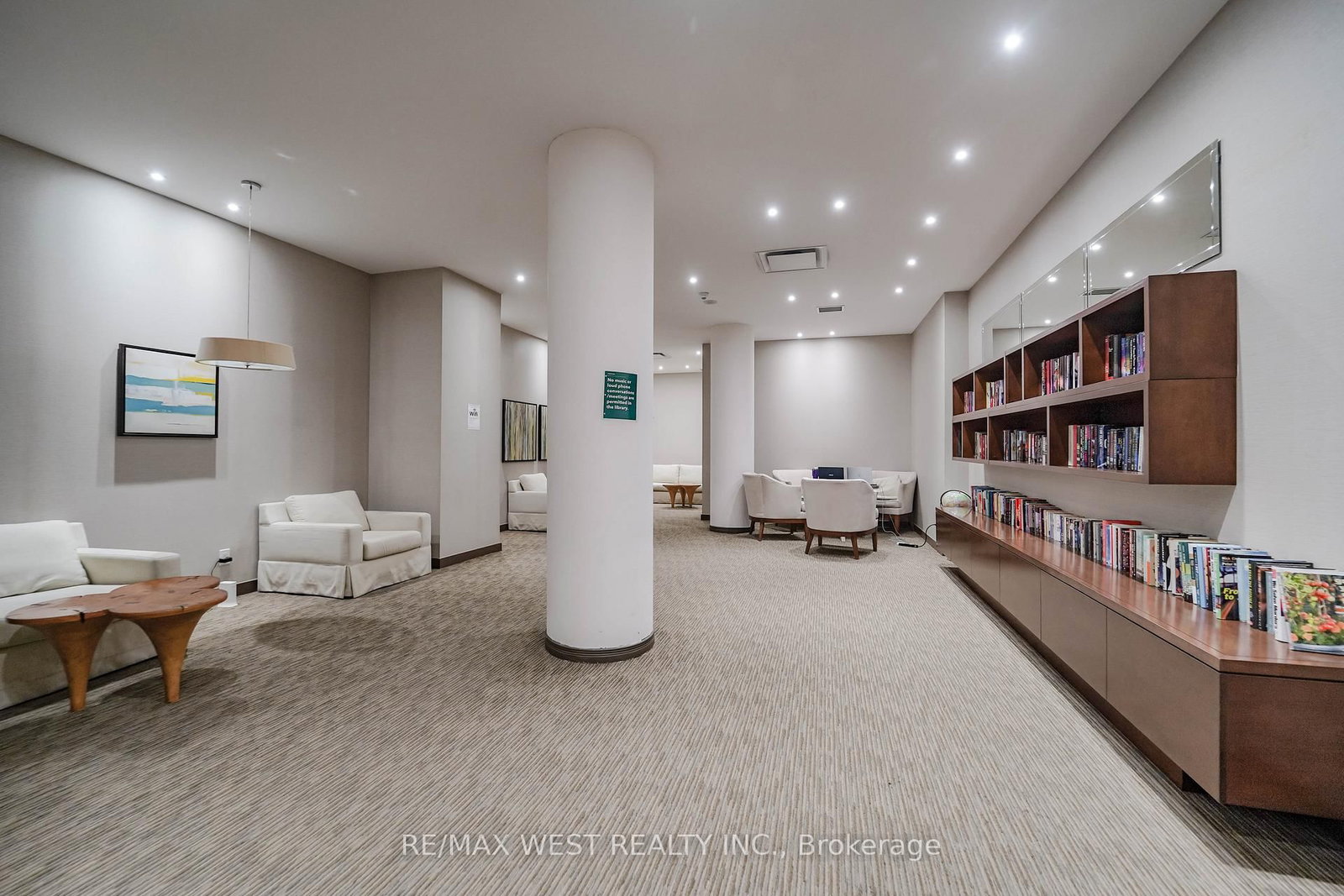 15 Legion Road, Unit 607 - Photo 14