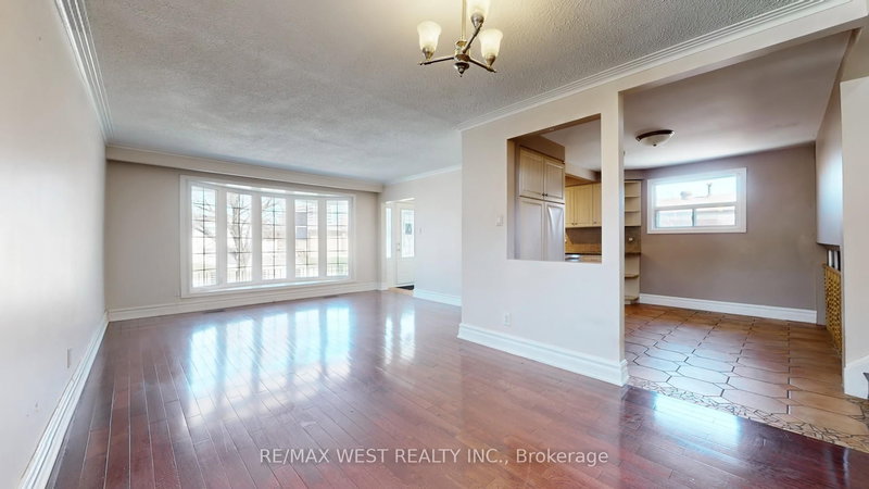 47 Tobermory Dr, Toronto, M3N 2R4 | Image 3