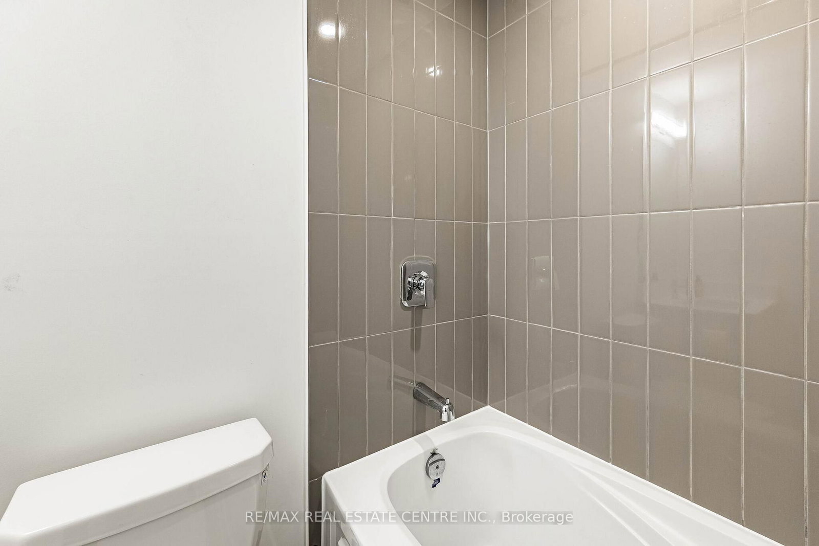 225 Malta Avenue, Unit 210 - Photo 18