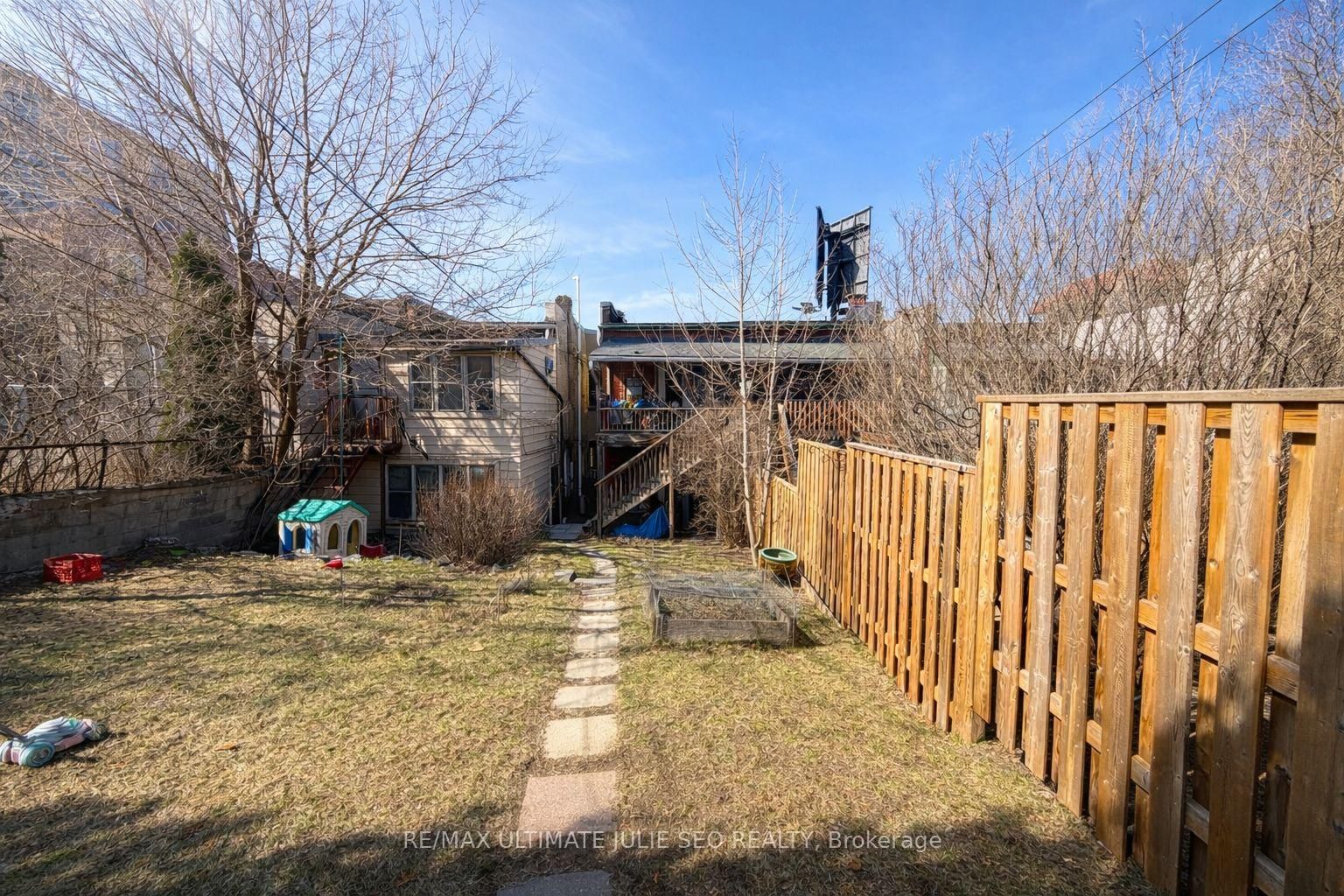 1611 Bloor Street W - Photo 15