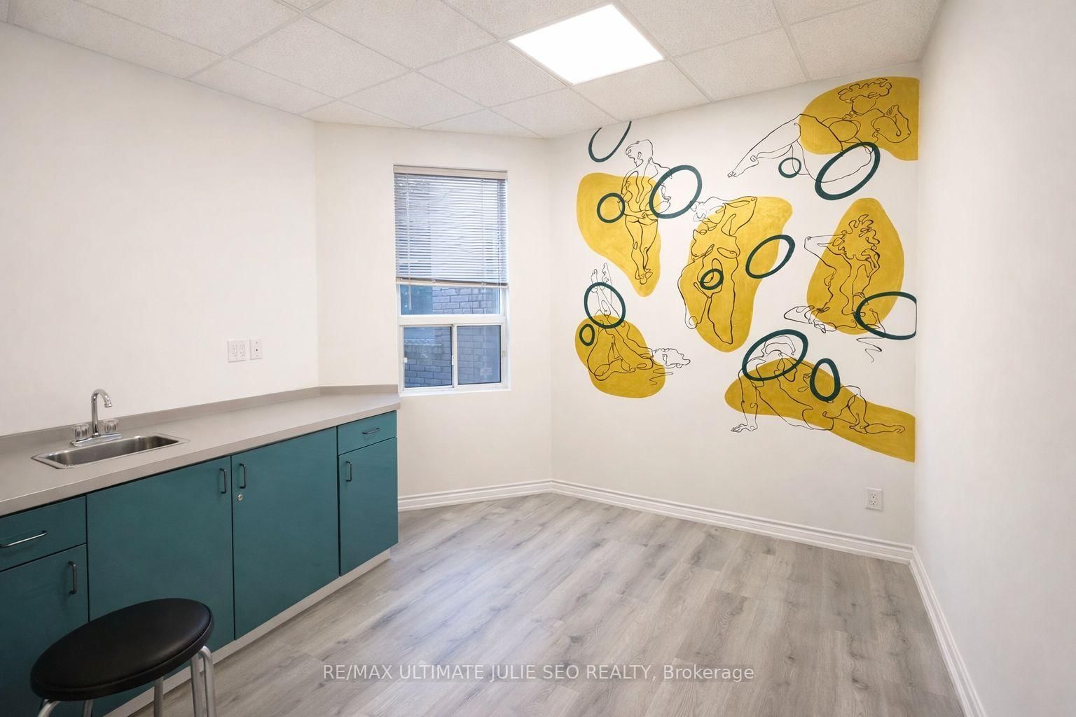 1611 Bloor Street W - Photo 5