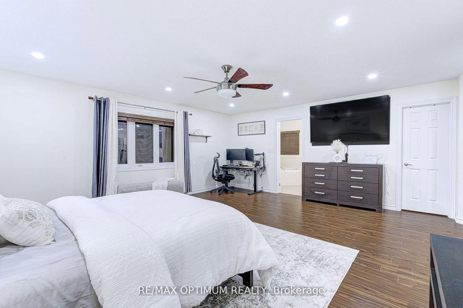 Detached House for sale at 19 Teal Crest Circle, Brampton, Ontario, L6X 2Z6 - Credit Valley - MLS: W12981360