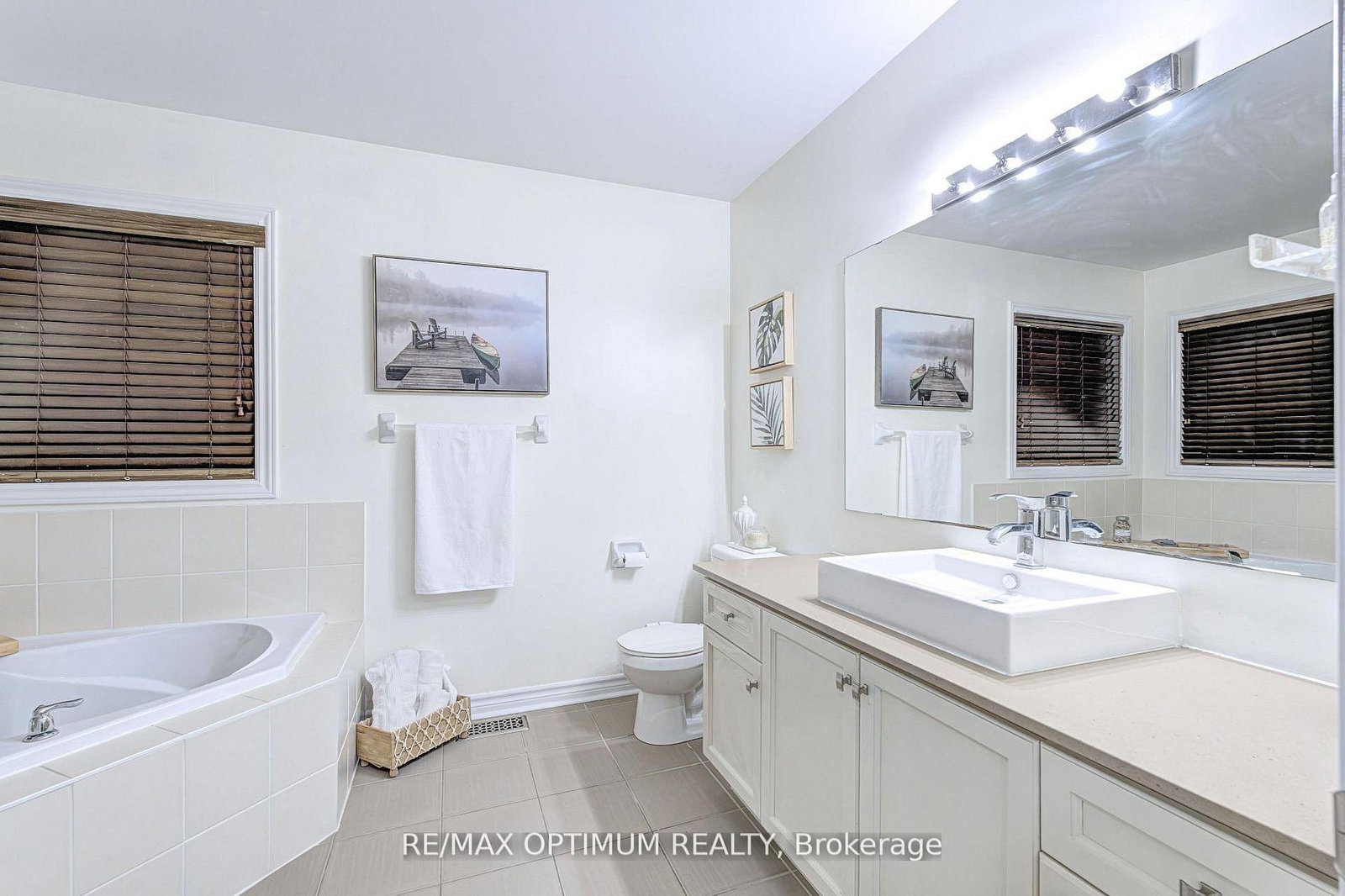 Detached House for sale at 19 Teal Crest Circle, Brampton, Ontario, L6X 2Z6 - Credit Valley - MLS: W12981360