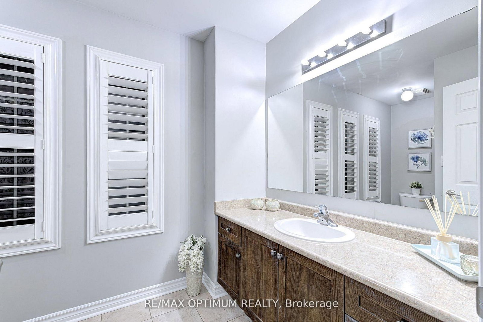 Detached House for sale at 19 Teal Crest Circle, Brampton, Ontario, L6X 2Z6 - Credit Valley - MLS: W12981360