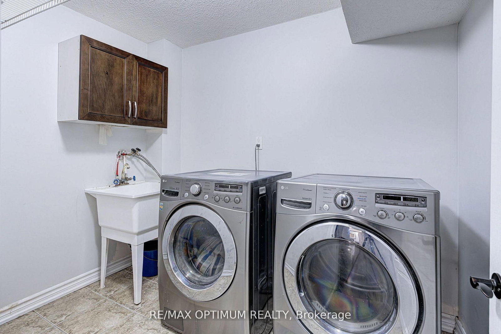 Detached House for sale at 19 Teal Crest Circle, Brampton, Ontario, L6X 2Z6 - Credit Valley - MLS: W12981360