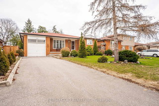 11 Edgebrook Crescent
