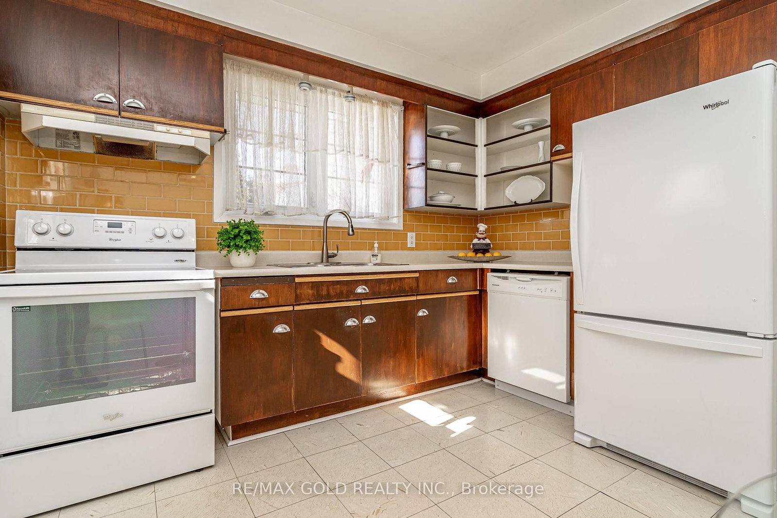 Detached House for sale at 11 Edgebrook Crescent, Brampton, Ontario, L6T 1Y6 - Southgate - MLS: W12981370